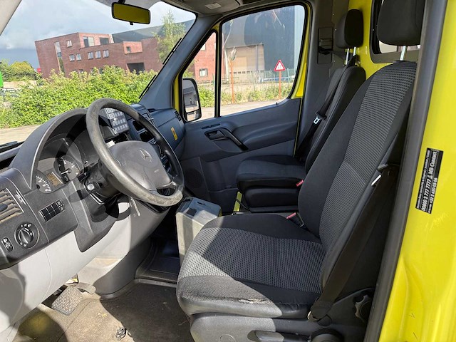 Mercedes - 2013 - 315 cdi - ambulance - personenauto - afbeelding 25 van  42