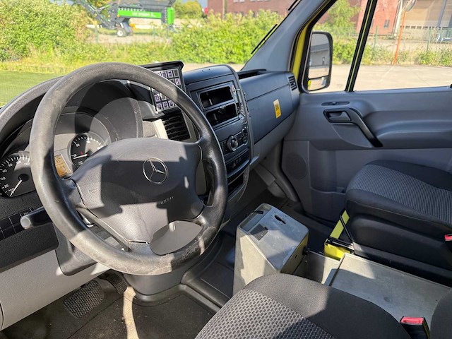 Mercedes - 2013 - 315 cdi - ambulance - personenauto - afbeelding 26 van  42