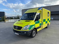 Mercedes - 2013 - 315 cdi - ambulance - personenauto - afbeelding 34 van  42