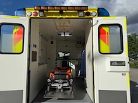Mercedes - 2013 - 315 cdi - ambulance - personenauto - afbeelding 7 van  16