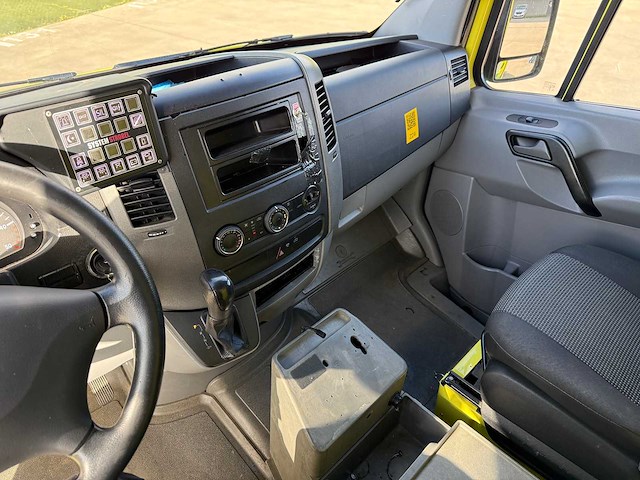 Mercedes - 2013 - 315 cdi - ambulance - personenauto - afbeelding 12 van  16