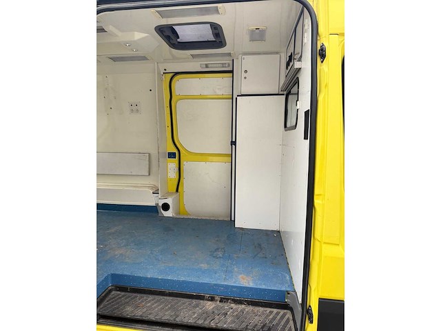 Mercedes - 2013 - ambulance - ambulance - afbeelding 7 van  33