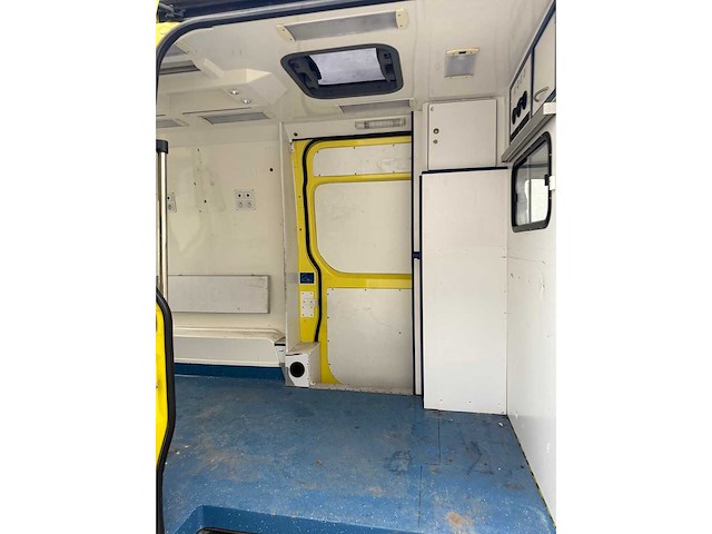 Mercedes - 2013 - ambulance - ambulance - afbeelding 8 van  33