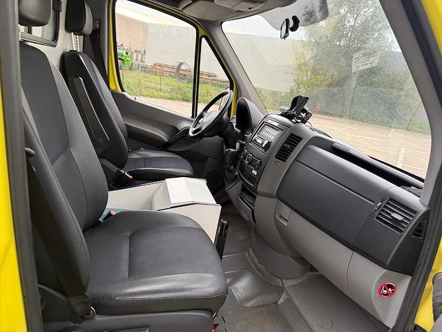 Mercedes - 2013 - ambulance - ambulance - afbeelding 11 van  33