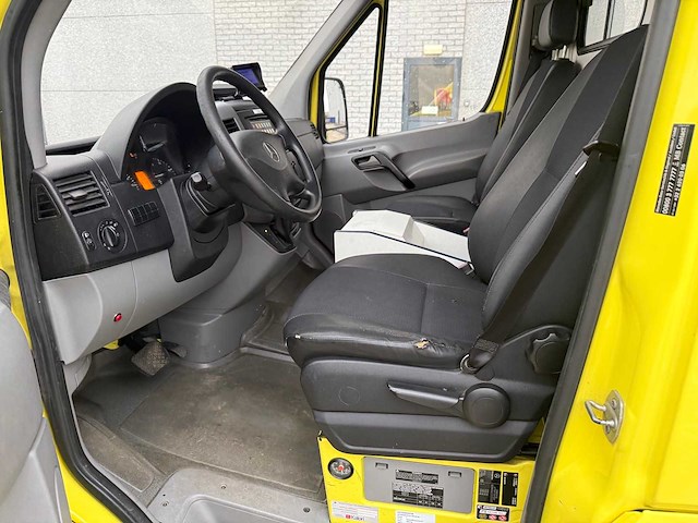 Mercedes - 2013 - ambulance - ambulance - afbeelding 13 van  33