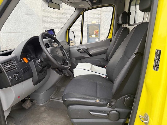 Mercedes - 2013 - ambulance - ambulance - afbeelding 14 van  33