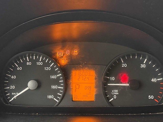 Mercedes - 2013 - ambulance - ambulance - afbeelding 16 van  33