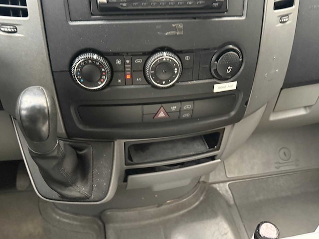 Mercedes - 2013 - ambulance - ambulance - afbeelding 18 van  33