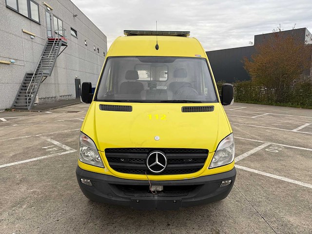 Mercedes - 2013 - ambulance - ambulance - afbeelding 30 van  33