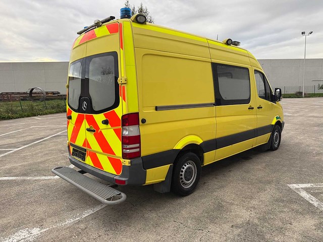 Mercedes - 2013 - ambulance - ambulance - afbeelding 32 van  33