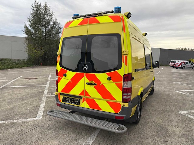 Mercedes - 2013 - ambulance - ambulance - afbeelding 33 van  33