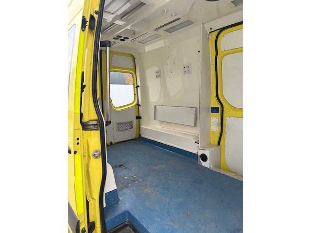 Mercedes - 2013 - ambulance - ambulance - afbeelding 4 van  33