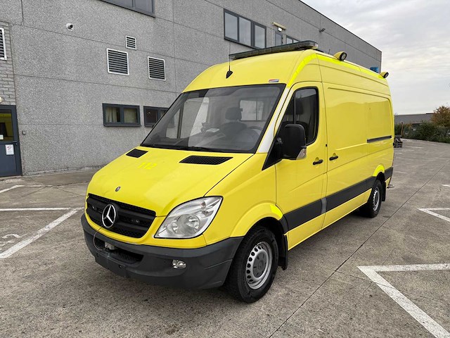 Mercedes - 2013 - ambulance - ambulance - afbeelding 20 van  33