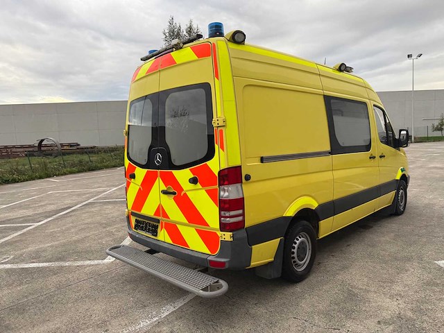 Mercedes - 2013 - ambulance - ambulance - afbeelding 30 van  33