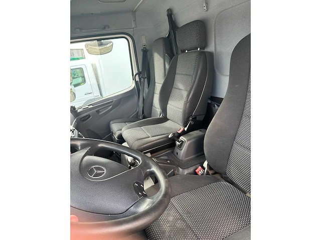Mercedes - 2013 - atego - vrachtwagen - afbeelding 2 van  7