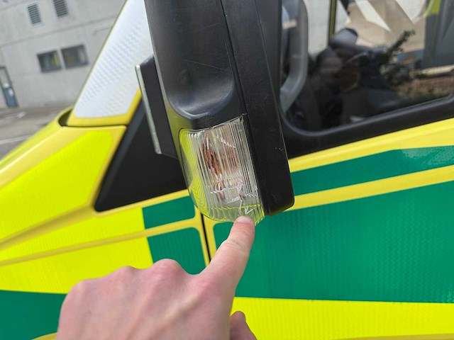 Mercedes - 2014 - 319 cdi - ambulance - personenauto - afbeelding 9 van  44