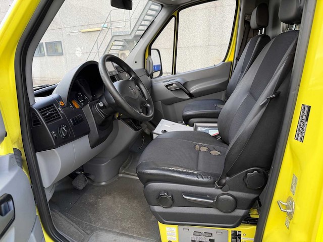 Mercedes - 2014 - 319 cdi - ambulance - personenauto - afbeelding 27 van  44