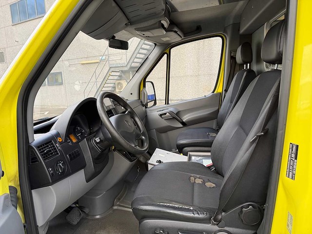Mercedes - 2014 - 319 cdi - ambulance - personenauto - afbeelding 28 van  44