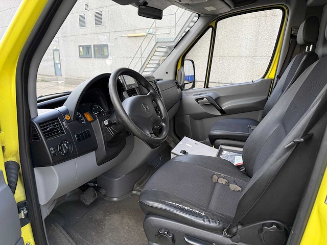 Mercedes - 2014 - 319 cdi - ambulance - personenauto - afbeelding 29 van  44