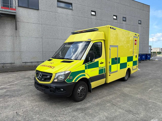 Mercedes - 2014 - 319 cdi - ambulance - personenauto - afbeelding 34 van  44