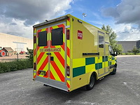 Mercedes - 2014 - 319 cdi - ambulance - personenauto - afbeelding 3 van  34