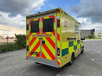 Mercedes - 2014 - 319 cdi - ambulance - personenauto - afbeelding 4 van  34