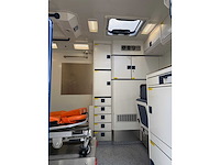 Mercedes - 2014 - 319 cdi - ambulance - personenauto - afbeelding 15 van  34