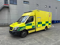 Mercedes - 2014 - 319 cdi - ambulance - personenauto - afbeelding 12 van  34