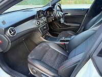 Mercedes - 2014 - cla 220 d - coupe - personenauto - afbeelding 10 van  26