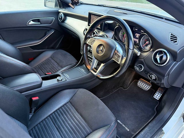 Mercedes - 2014 - cla 220 d - coupe - personenauto - afbeelding 13 van  26