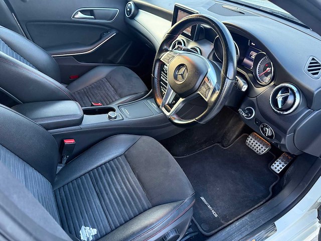 Mercedes - 2014 - cla 220 d - coupe - personenauto - afbeelding 14 van  26