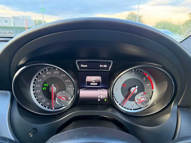 Mercedes - 2014 - cla 220 d - coupe - personenauto - afbeelding 17 van  26