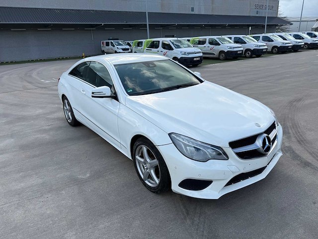 Mercedes - 2014 - e200 - coupe - personenauto - afbeelding 9 van  29