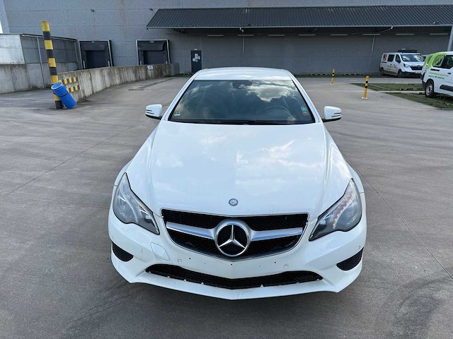 Mercedes - 2014 - e200 - coupe - personenauto - afbeelding 11 van  29
