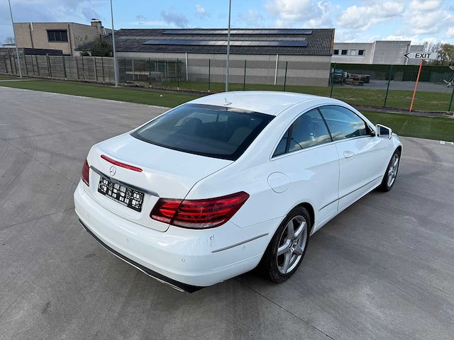 Mercedes - 2014 - e200 - coupe - personenauto - afbeelding 28 van  29