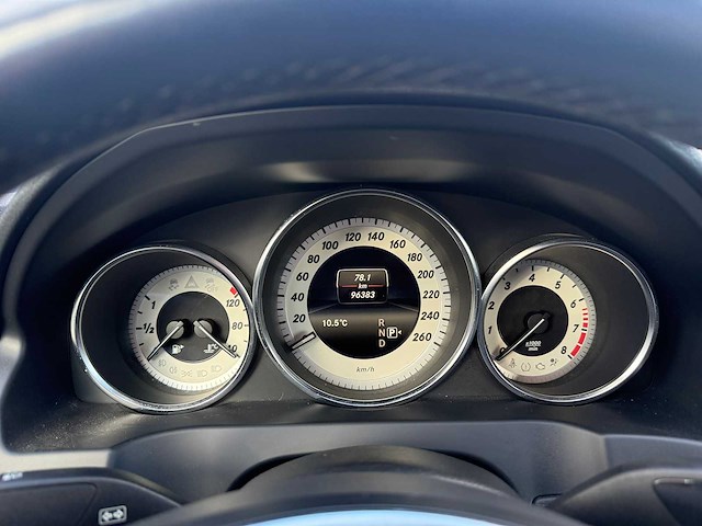 Mercedes - 2014 - e200 - coupe - personenauto - afbeelding 16 van  26