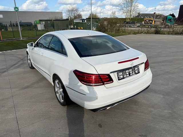 Mercedes - 2014 - e200 - coupe - personenauto - afbeelding 20 van  26
