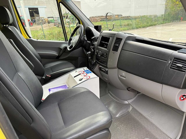 Mercedes - 2016 - sprinter - ambulance - afbeelding 11 van  30