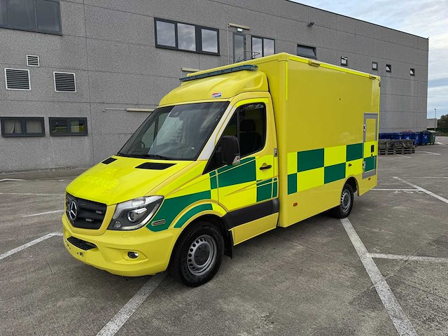 Mercedes - 2016 - sprinter - ambulance - afbeelding 1 van  30