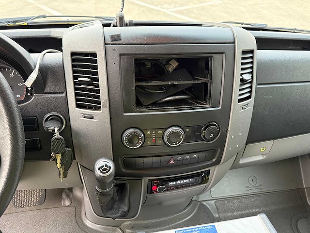 Mercedes - 2016 - sprinter - ambulance - afbeelding 24 van  30