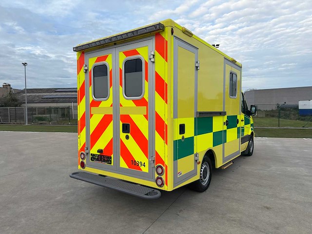 Mercedes - 2016 - sprinter - ambulance - afbeelding 2 van  36