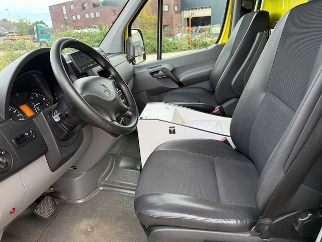 Mercedes - 2016 - sprinter - ambulance - afbeelding 20 van  36