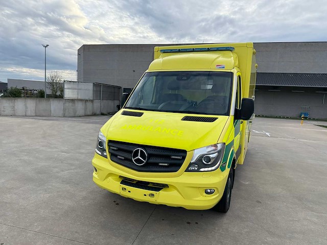 Mercedes - 2016 - sprinter - ambulance - afbeelding 33 van  36