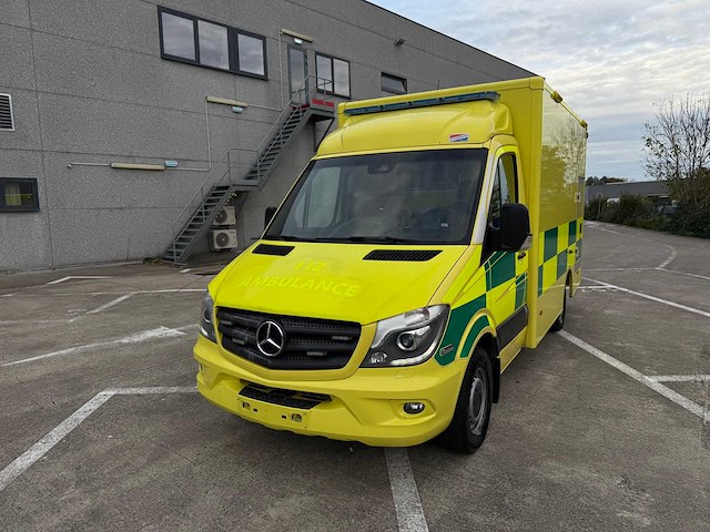 Mercedes - 2016 - sprinter - ambulance - afbeelding 19 van  30