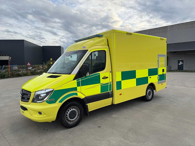 Mercedes - 2016 - sprinter - ambulance - afbeelding 1 van  36