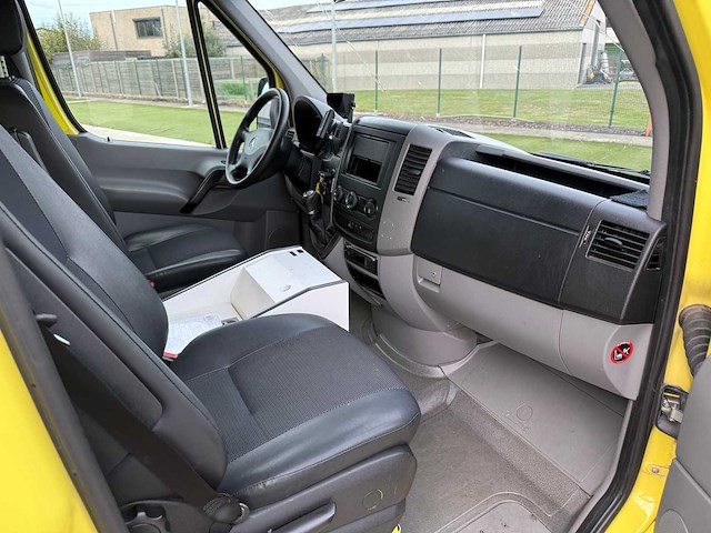 Mercedes - 2016 - sprinter - ambulance - afbeelding 15 van  36