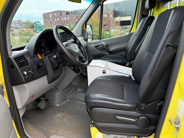 Mercedes - 2016 - sprinter - ambulance - afbeelding 17 van  36