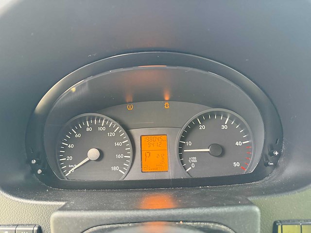 Mercedes - 2016 - sprinter - ambulance - afbeelding 19 van  36