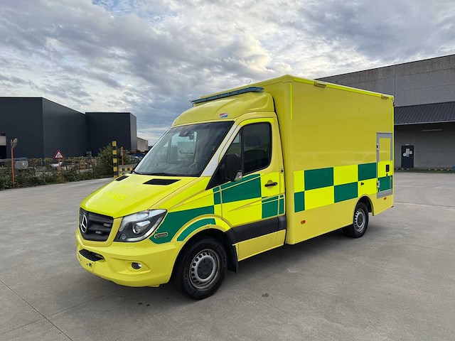 Mercedes - 2016 - sprinter - ambulance - afbeelding 12 van  36