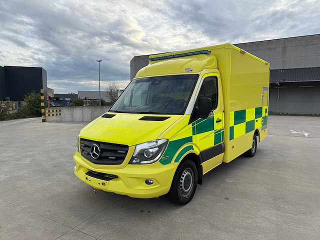 Mercedes - 2016 - sprinter - ambulance - afbeelding 29 van  36